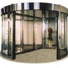 北京華建門(mén)窗廠 旋轉(zhuǎn)門(mén)、感應(yīng)門(mén)與車(chē)庫(kù)門(mén)的專業(yè)制造商