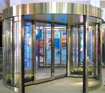 匠心之門(mén) 從東莞酒店大門(mén)到中山酒店旋轉(zhuǎn)門(mén)的華彩演進(jìn)